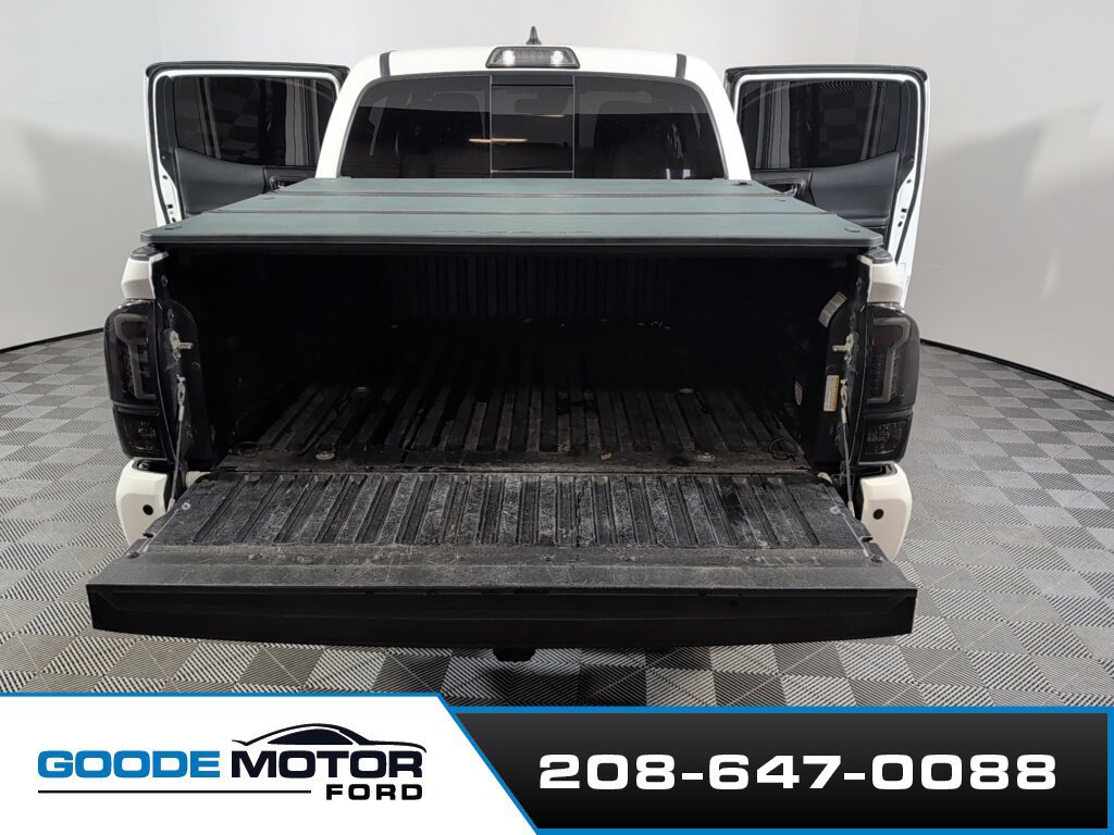 Used 2018 Toyota Tacoma TRD Sport w/ Technology Package AWD/4WD image 21