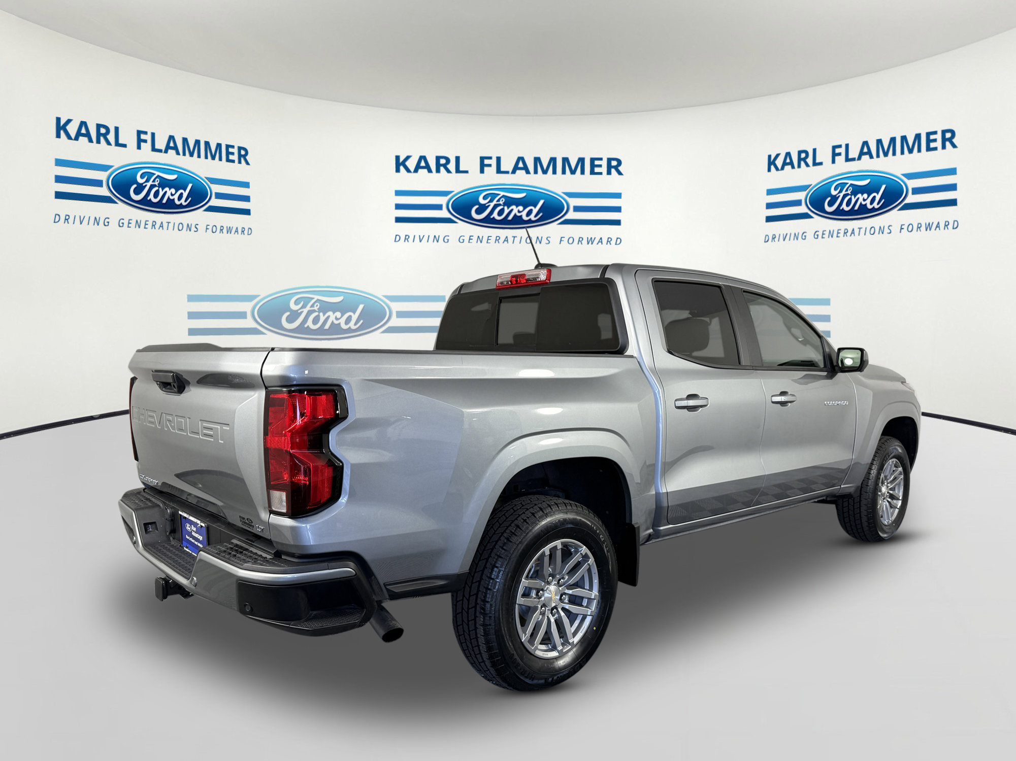 Used 2024 Chevrolet Colorado LT w/ LT Convenience Package II image 3