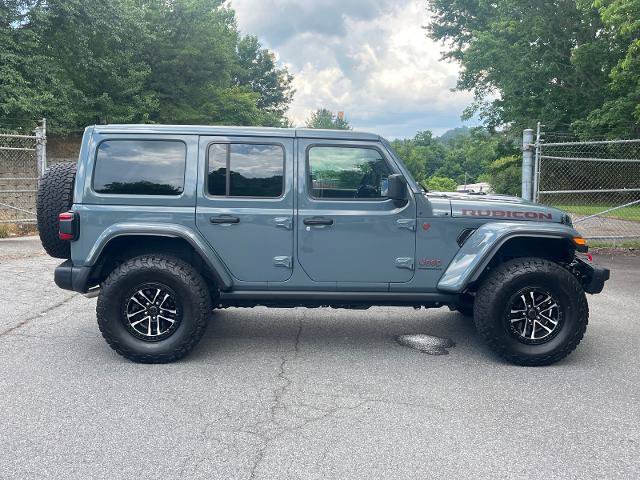 Used 2024 Jeep Wrangler Unlimited Rubicon AWD/4WD image 2