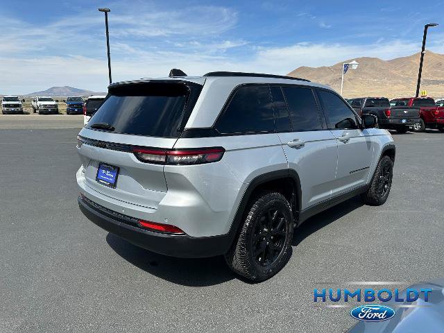 Used 2024 Jeep Grand Cherokee Altitude AWD/4WD image 5