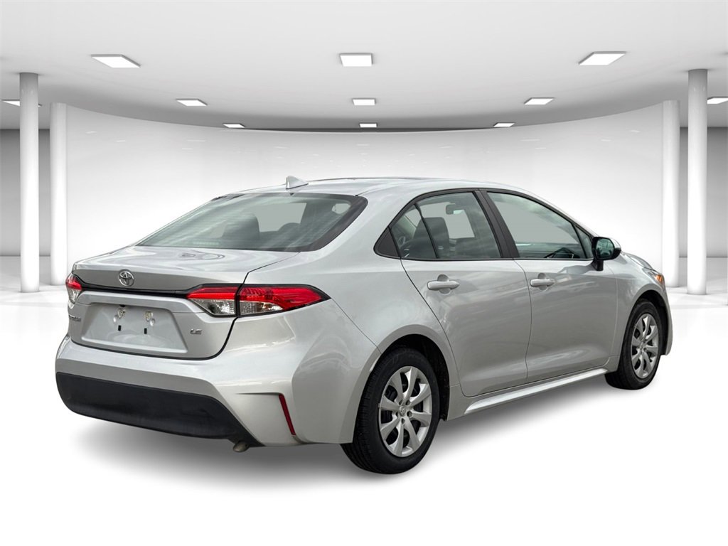 Used 2024 Toyota Corolla LE image 4