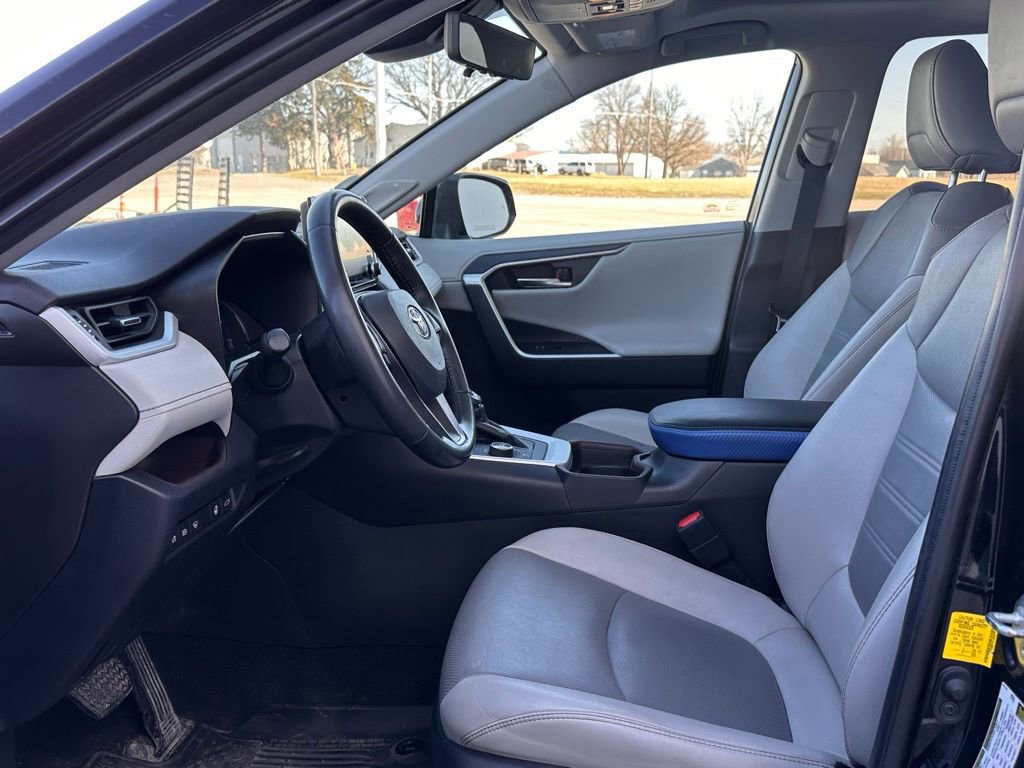 Used 2020 Toyota RAV4 Limited w/ Limited Grade Weather Package image 11