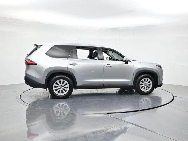 Used 2024 Toyota Grand Highlander XLE image 2