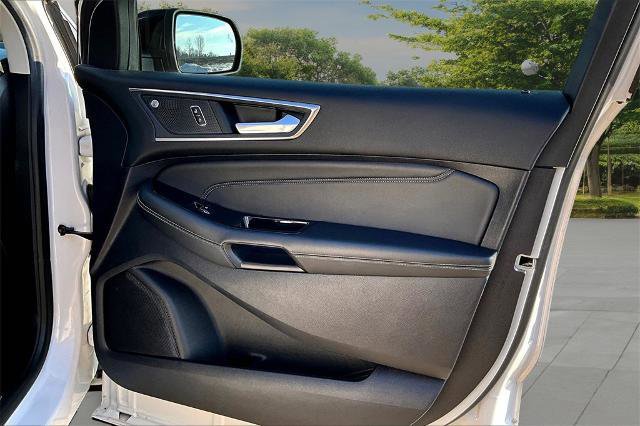Certified 2019 Ford Edge Titanium w/ Cold Weather Package image 23