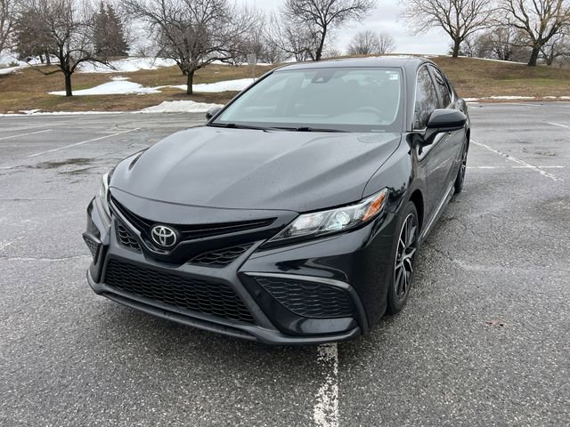 Used 2021 Toyota Camry SE image 4
