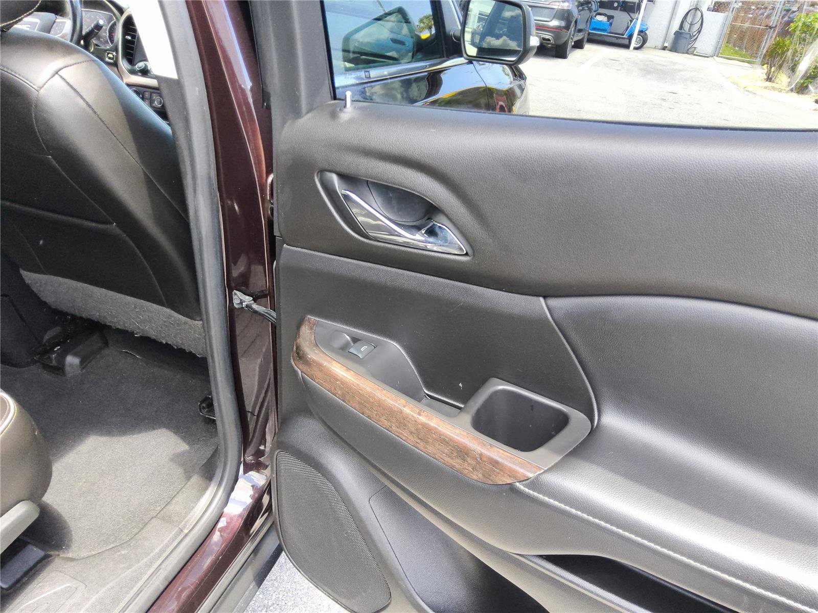 Used 2020 GMC Acadia Denali AWD/4WD image 25