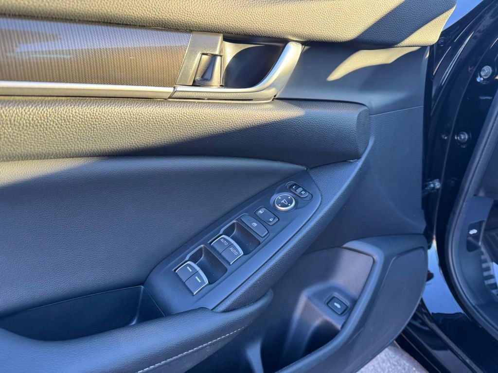 Used 2022 Honda Accord Sport image 13