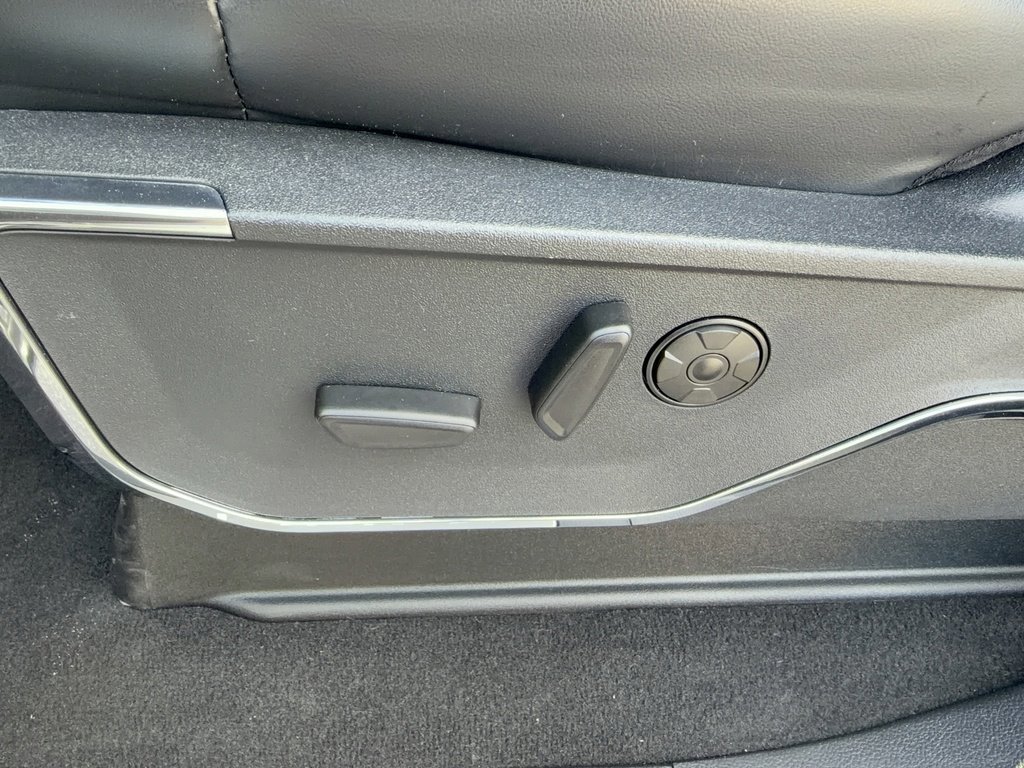 Certified 2024 Ford F350 Platinum image 40