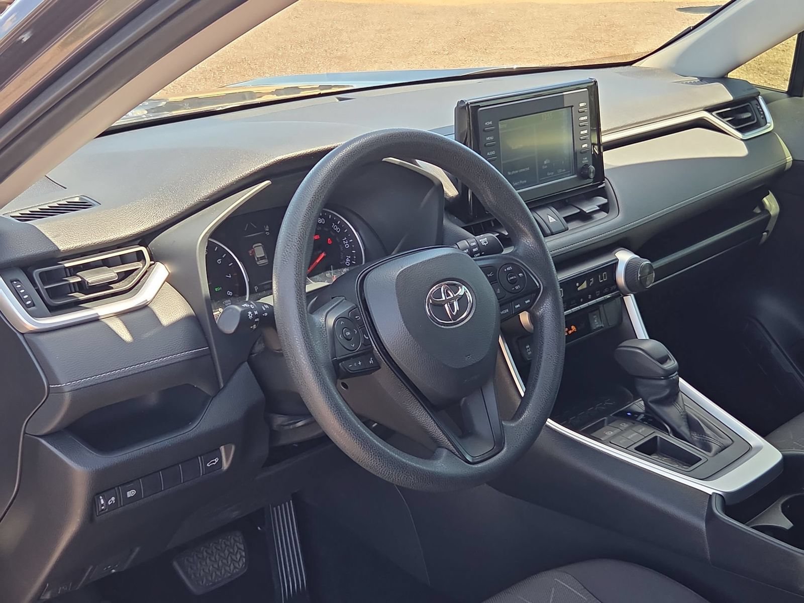 Used 2019 Toyota RAV4 XLE w/ Convenience Package FWD image 13
