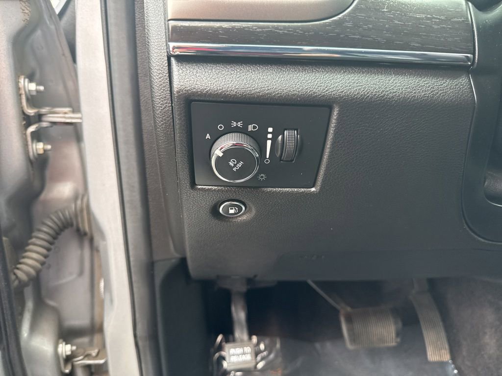 Used 2018 Jeep Grand Cherokee Limited image 19