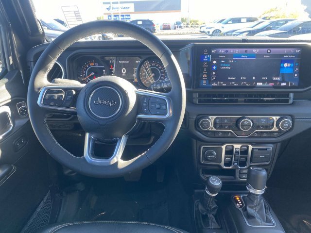 Used 2025 Jeep Wrangler Unlimited Sahara w/ Safety Group AWD/4WD image 12