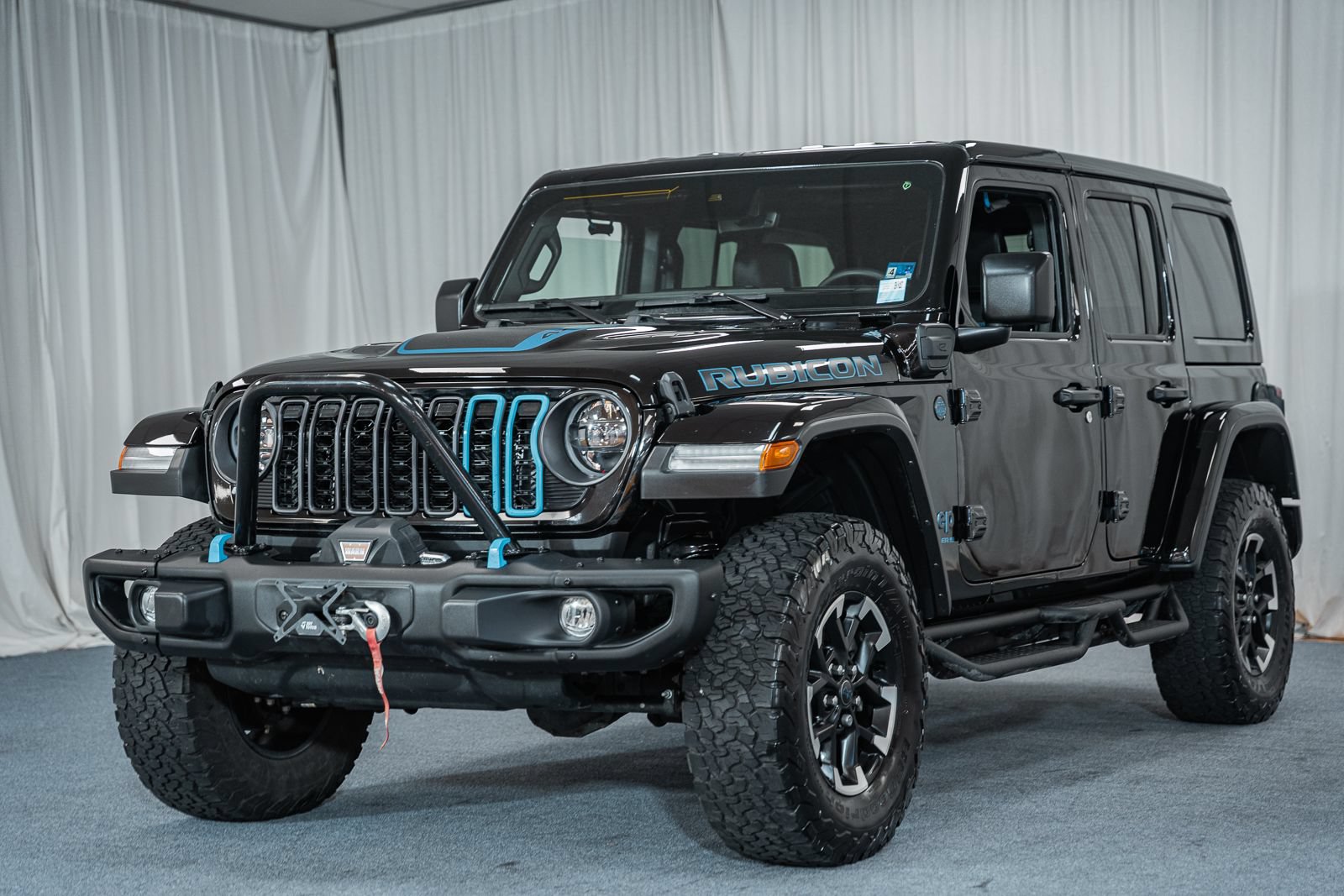 Used 2024 Jeep Wrangler Unlimited Rubicon 4xe AWD/4WD image 3