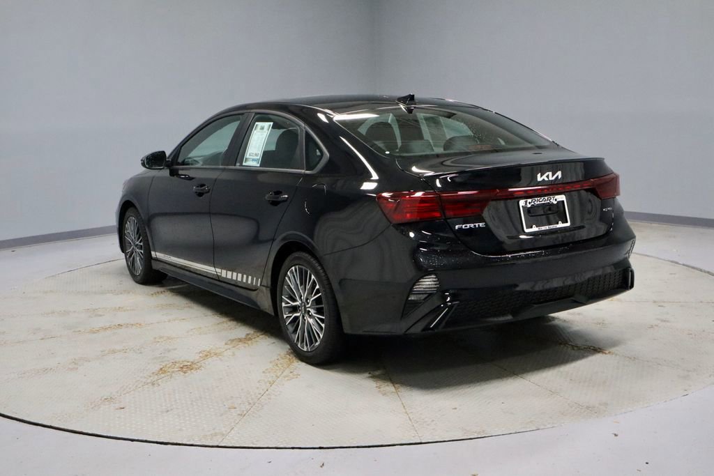 Used 2023 Kia Forte GT-Line w/ GT-Line Premium Package FWD image 3