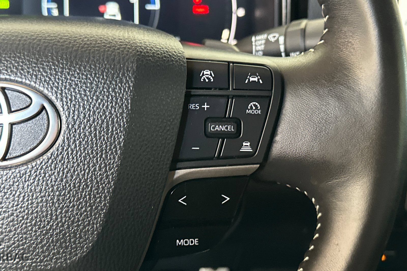 Used 2025 Toyota Camry SE w/ Multimedia Upgrade Package FWD image 25