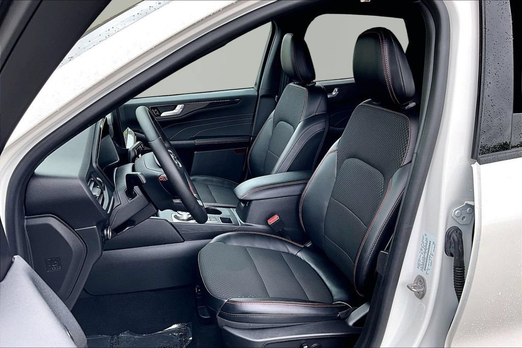 Certified 2023 Ford Escape ST-Line Elite AWD/4WD image 25