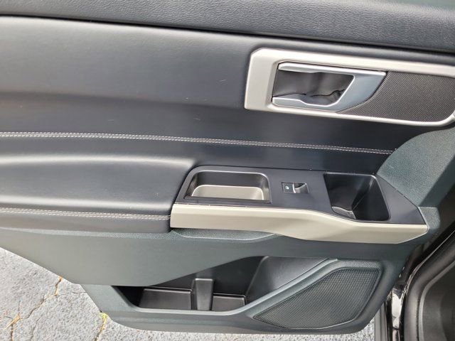 Certified 2023 Ford Explorer XLT RWD image 10