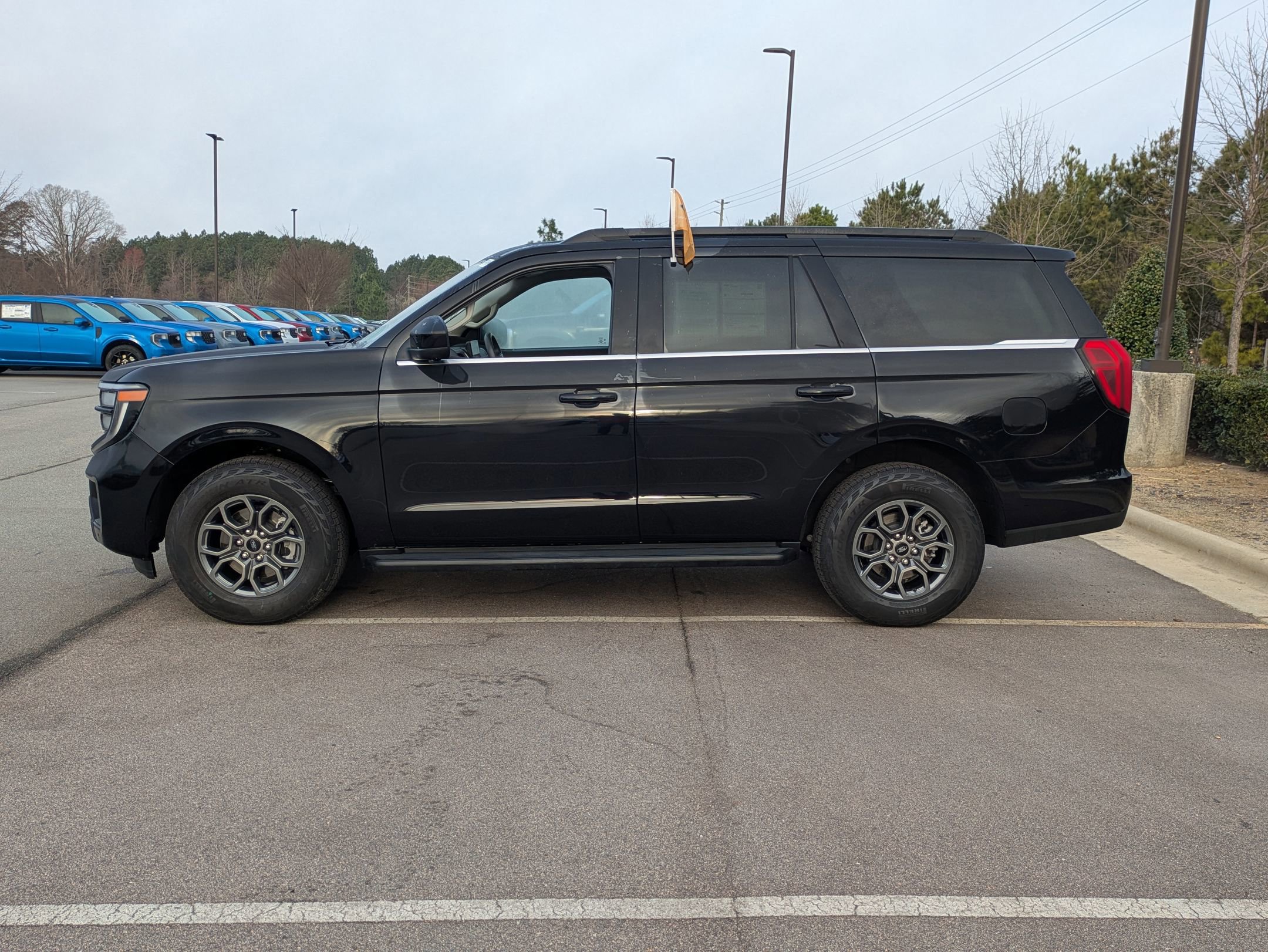 Certified 2025 Ford Expedition Active image 3