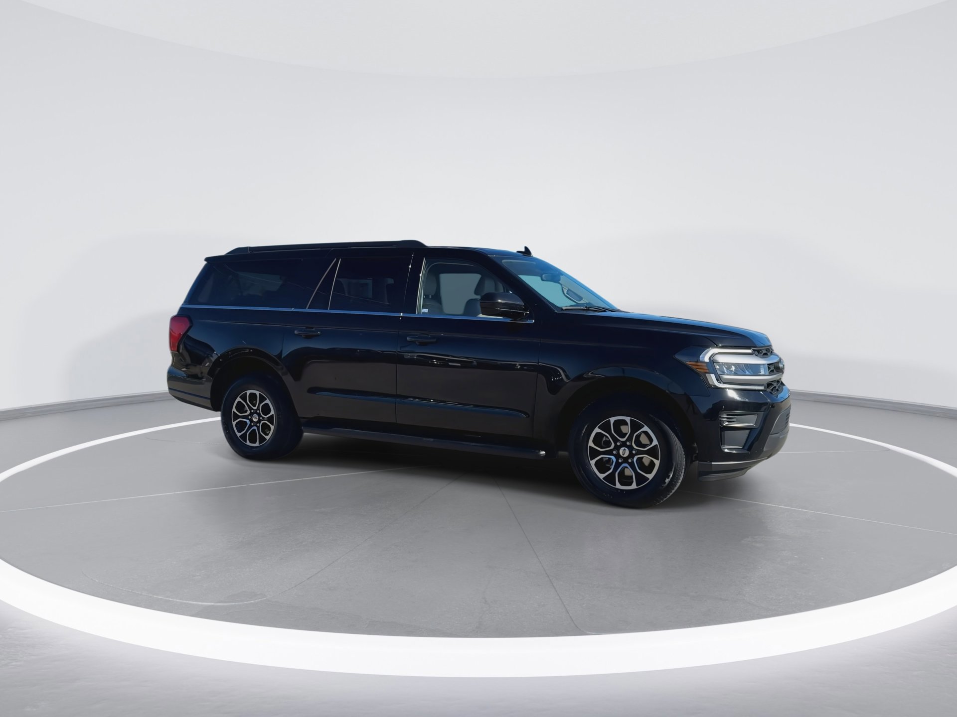 Certified 2024 Ford Expedition Max XLT image 2