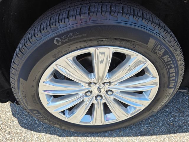 Certified 2025 Ford Explorer Platinum w/ LUX Leather Package AWD/4WD image 11