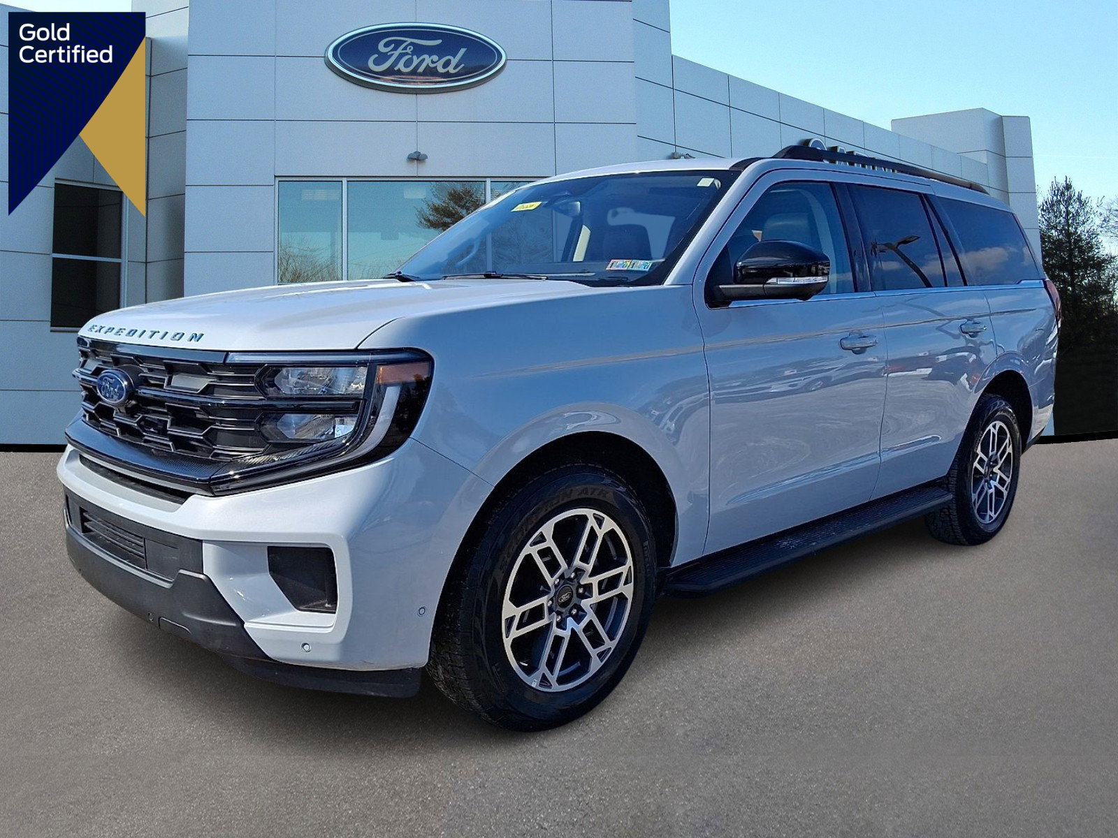 Certified 2025 Ford Expedition Active image 1