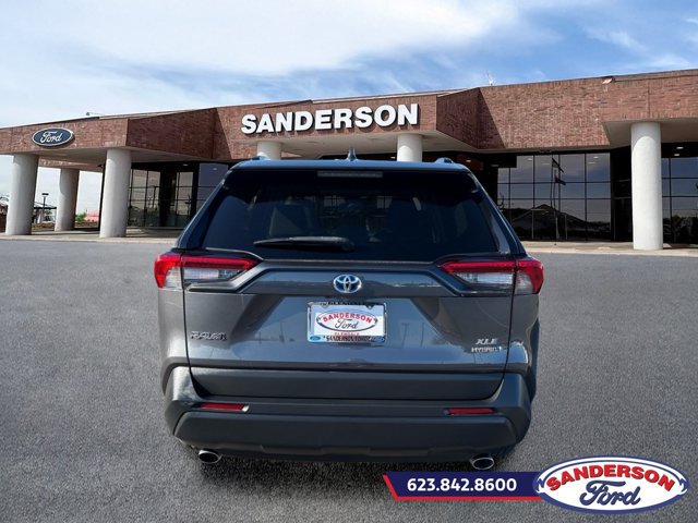 Used 2021 Toyota RAV4 XLE w/ Convenience Package AWD/4WD image 4