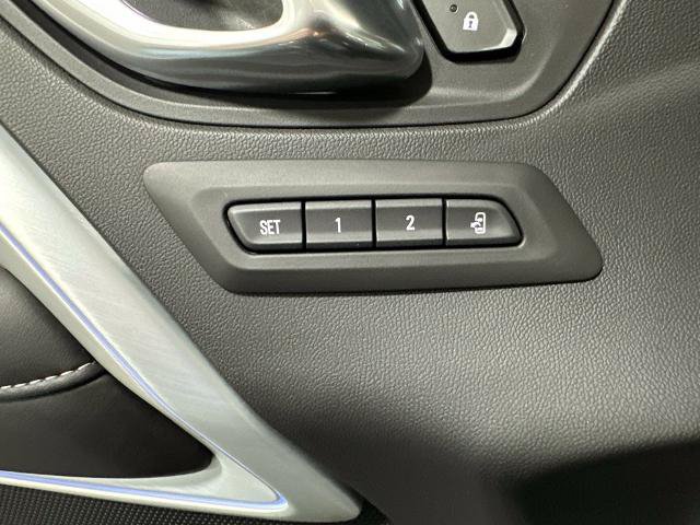 Used 2018 Chevrolet Camaro SS RWD image 17