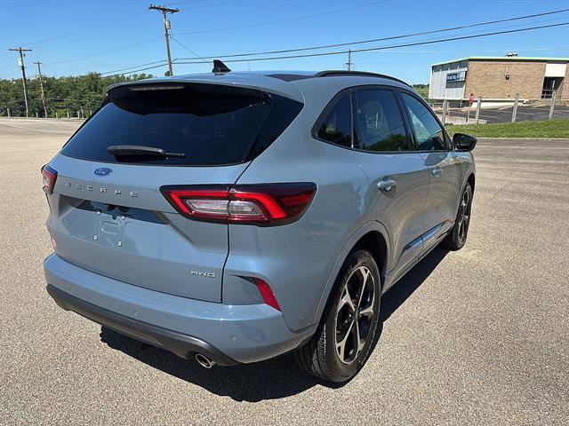 Certified 2024 Ford Escape ST-Line Elite w/ Premium Technology Package AWD/4WD image 4