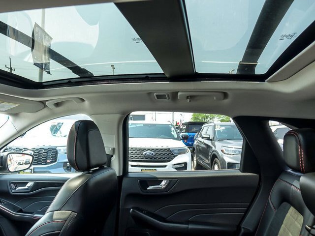 Certified 2022 Ford Escape SEL w/ SEL Stealth AWD Package image 14