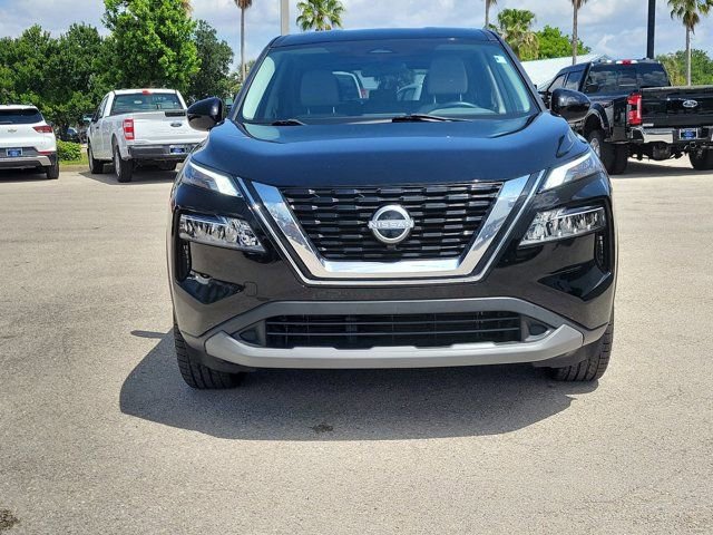 Used 2023 Nissan Rogue SV FWD image 2