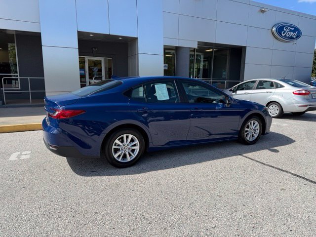 Used 2025 Toyota Camry LE FWD image 15