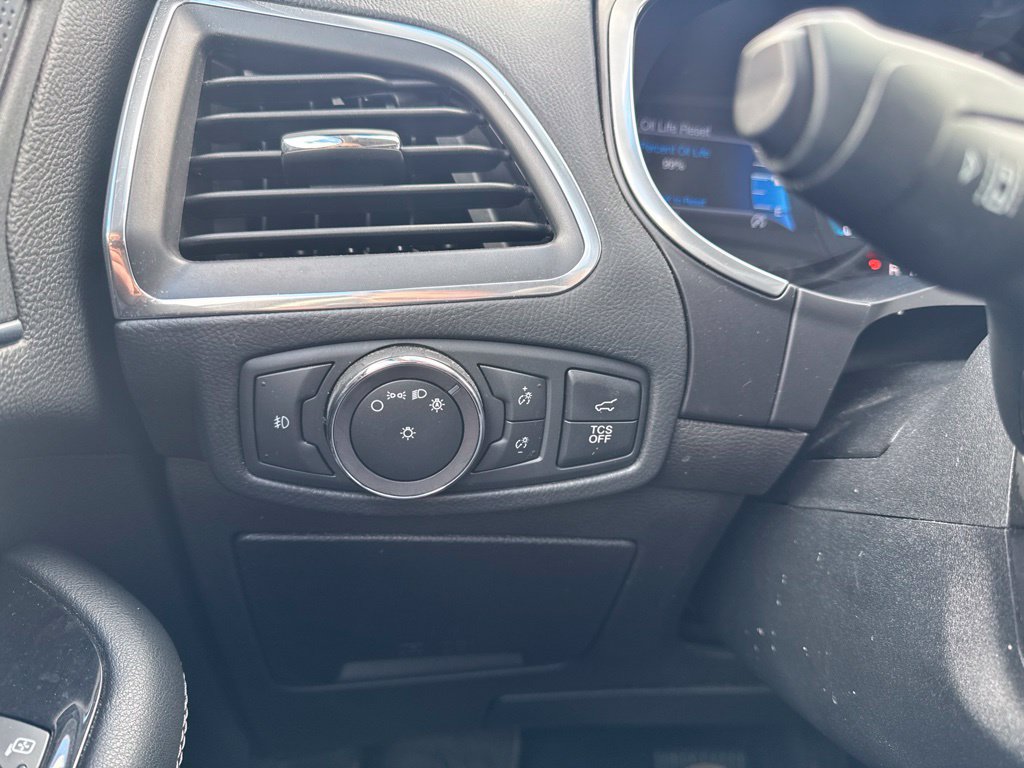 Certified 2019 Ford Edge Titanium FWD image 27