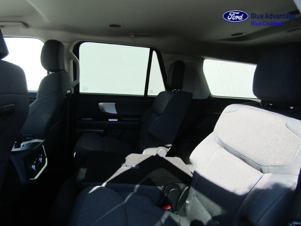 Certified 2025 Ford Expedition Active AWD/4WD image 39