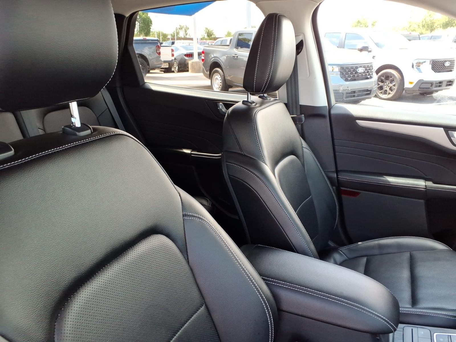 Certified 2022 Ford Escape SEL FWD image 12