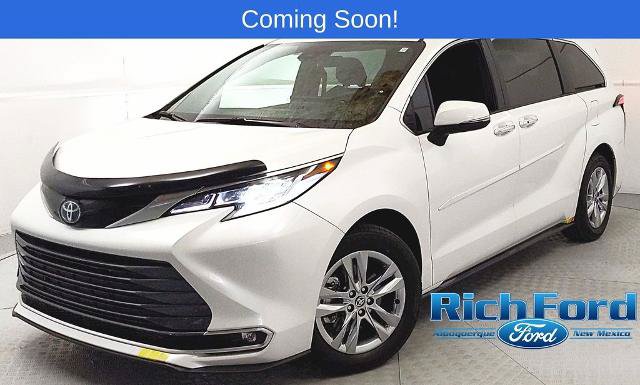 Used 2025 Toyota Sienna Limited AWD/4WD image 6