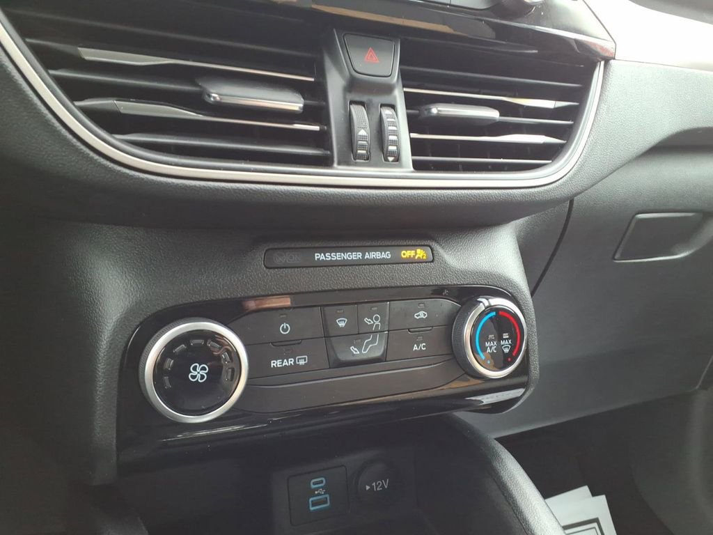 Certified 2022 Ford Escape SE image 21