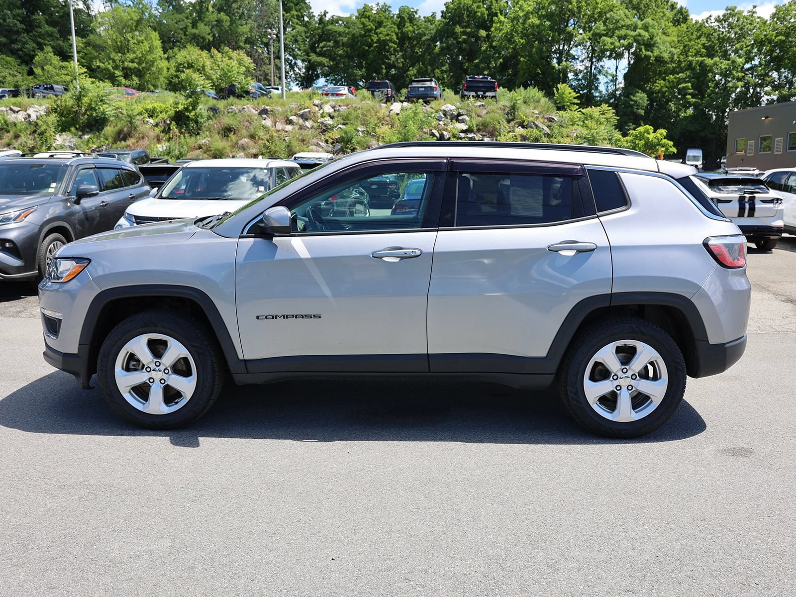 Used 2018 Jeep Compass Latitude AWD/4WD image 4