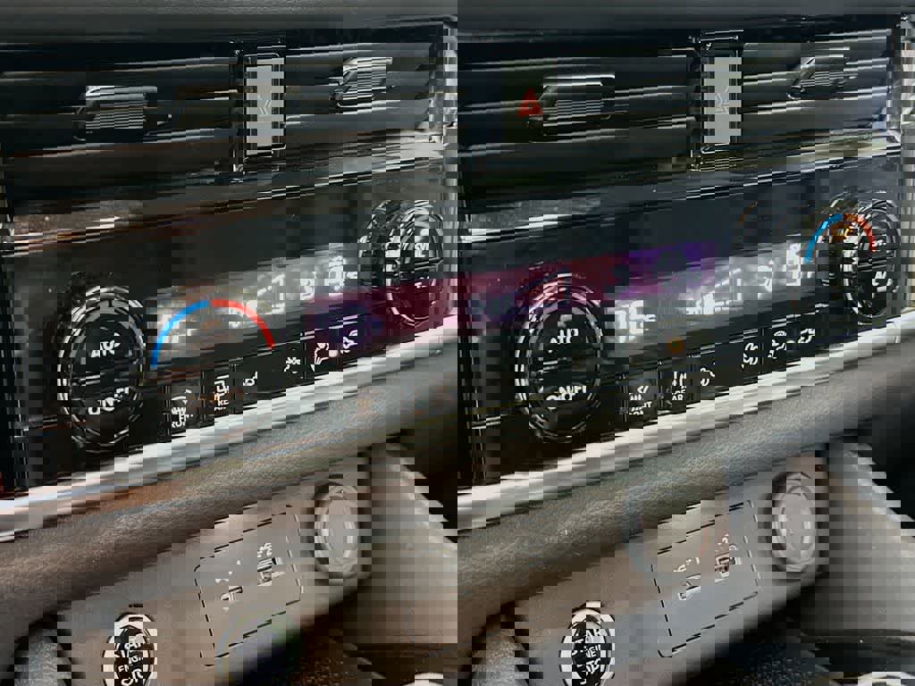 Used 2022 Nissan Rogue SV image 18