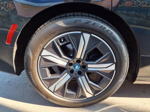 Used 2022 BMW iX xDrive50 w/ Premium Package AWD/4WD image 21