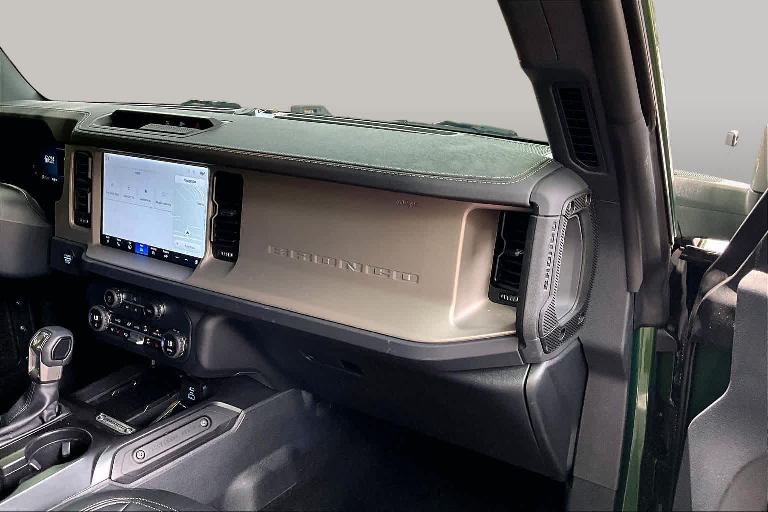 Certified 2025 Ford Bronco Outer Banks AWD/4WD image 18