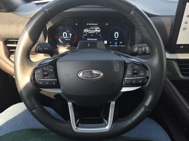 Certified 2025 Ford Explorer Platinum w/ LUX Leather Package AWD/4WD image 38
