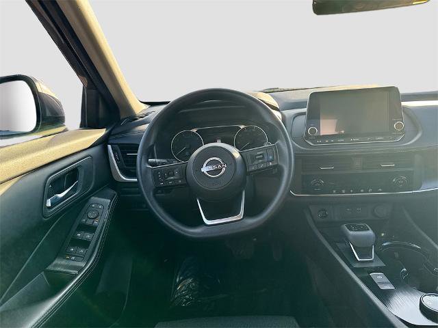 Used 2024 Nissan Rogue SV image 18