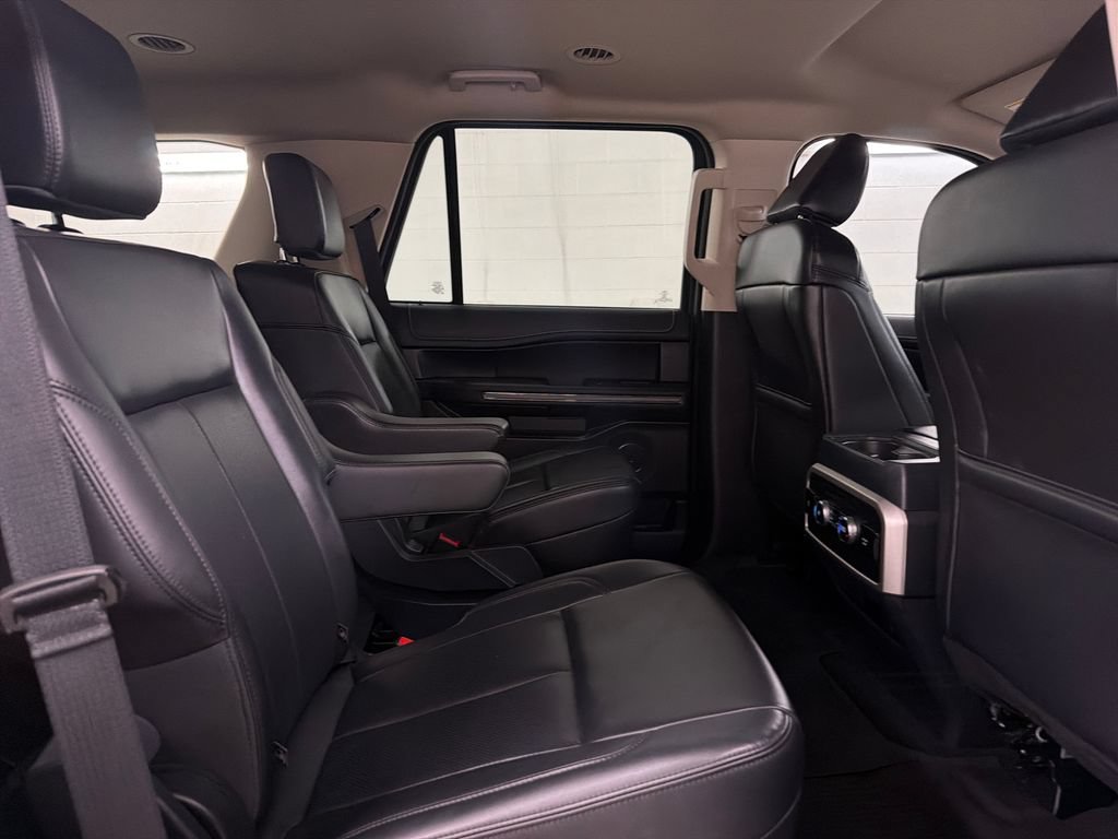 Certified 2024 Ford Expedition XLT RWD image 33