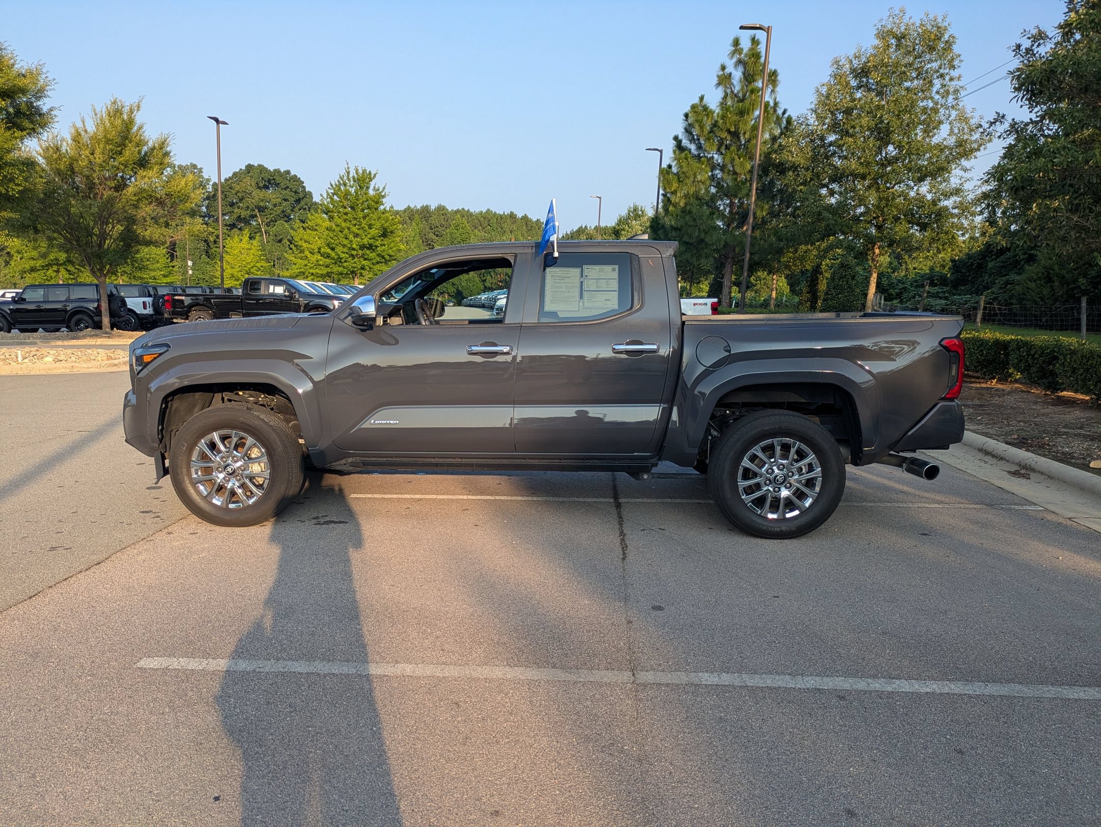 Used 2024 Toyota Tacoma Limited w/ Limited Package (LT) AWD/4WD image 7