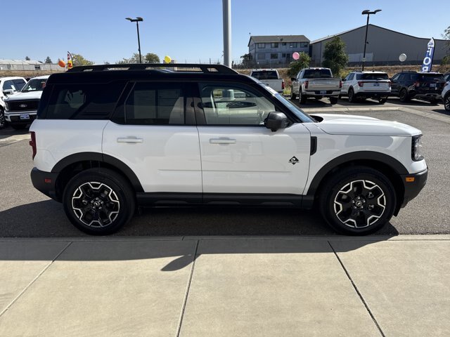 Certified 2025 Ford Bronco Sport Outer Banks w/ Outer Banks Tech Package+ AWD/4WD image 9