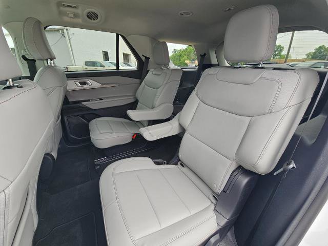 Certified 2026 Ford Explorer Active w/ Active Comfort Package RWD image 16