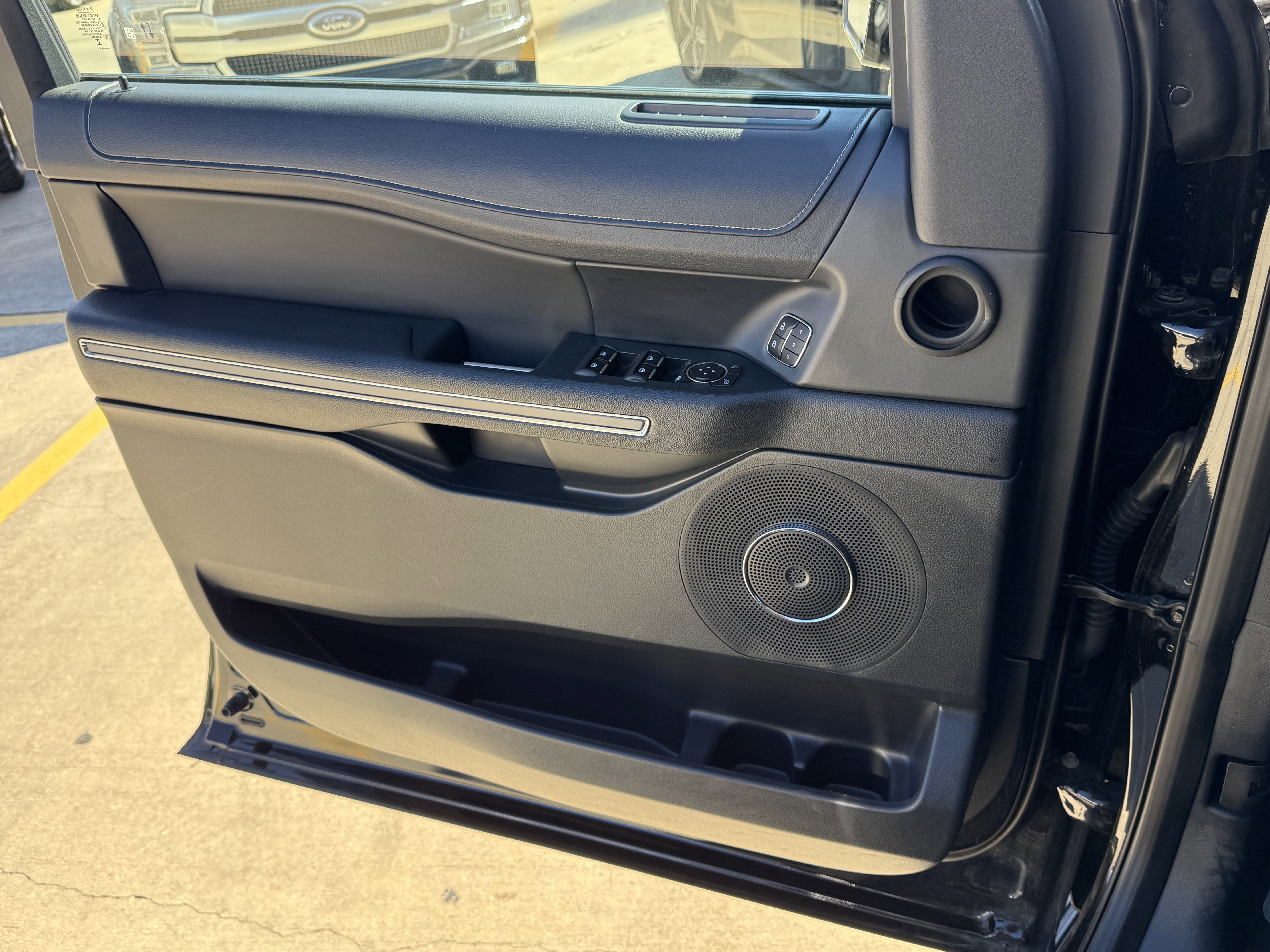 Certified 2024 Ford Expedition Max XLT image 24