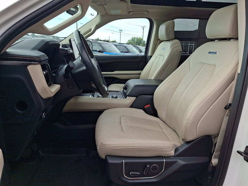 Certified 2024 Ford Expedition Platinum AWD/4WD image 15