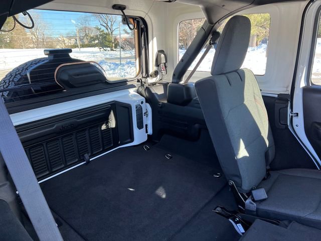 Used 2024 Jeep Wrangler Unlimited Rubicon image 33
