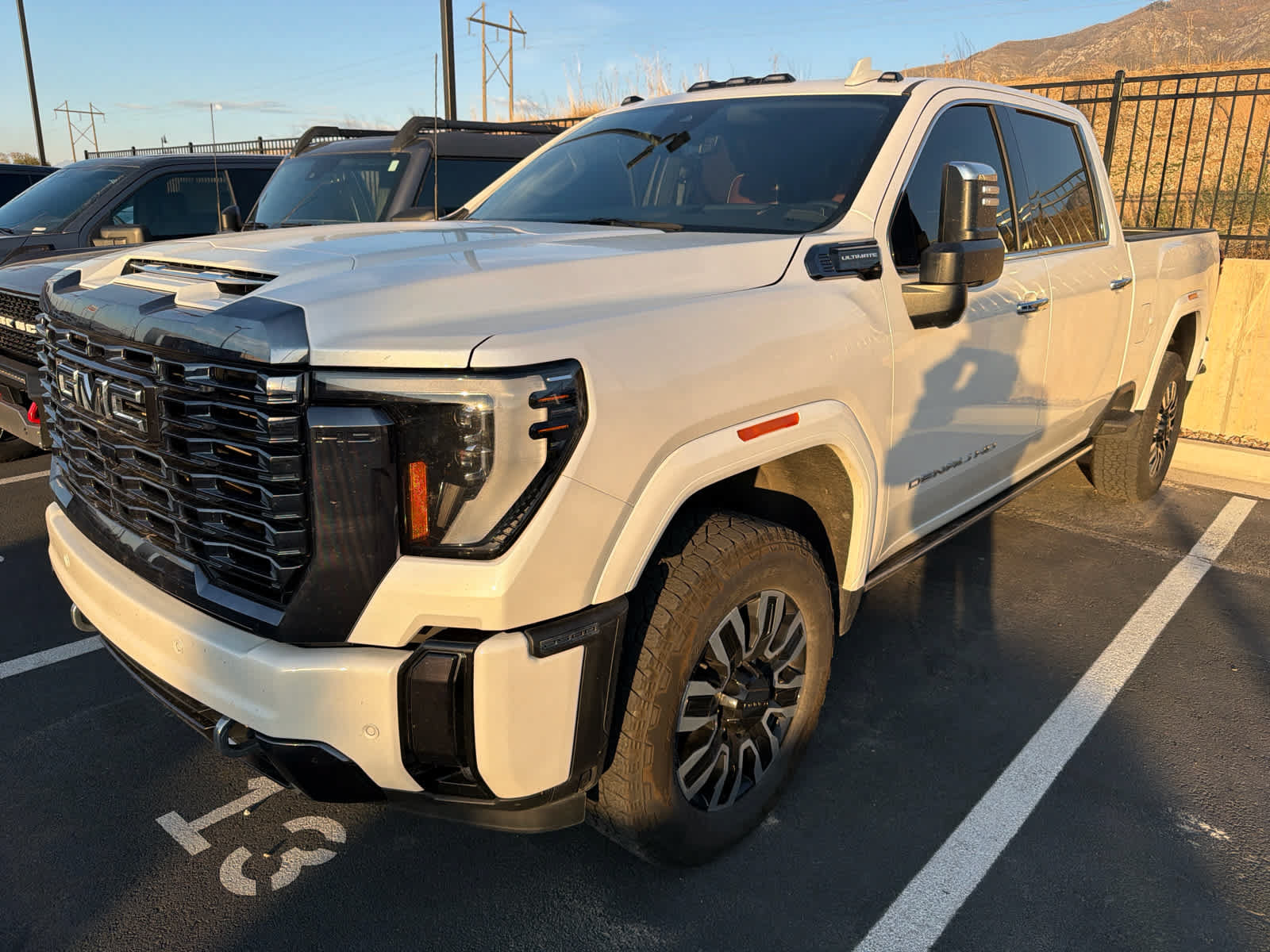 Used 2024 GMC Sierra 2500 Denali Ultimate AWD/4WD image 1
