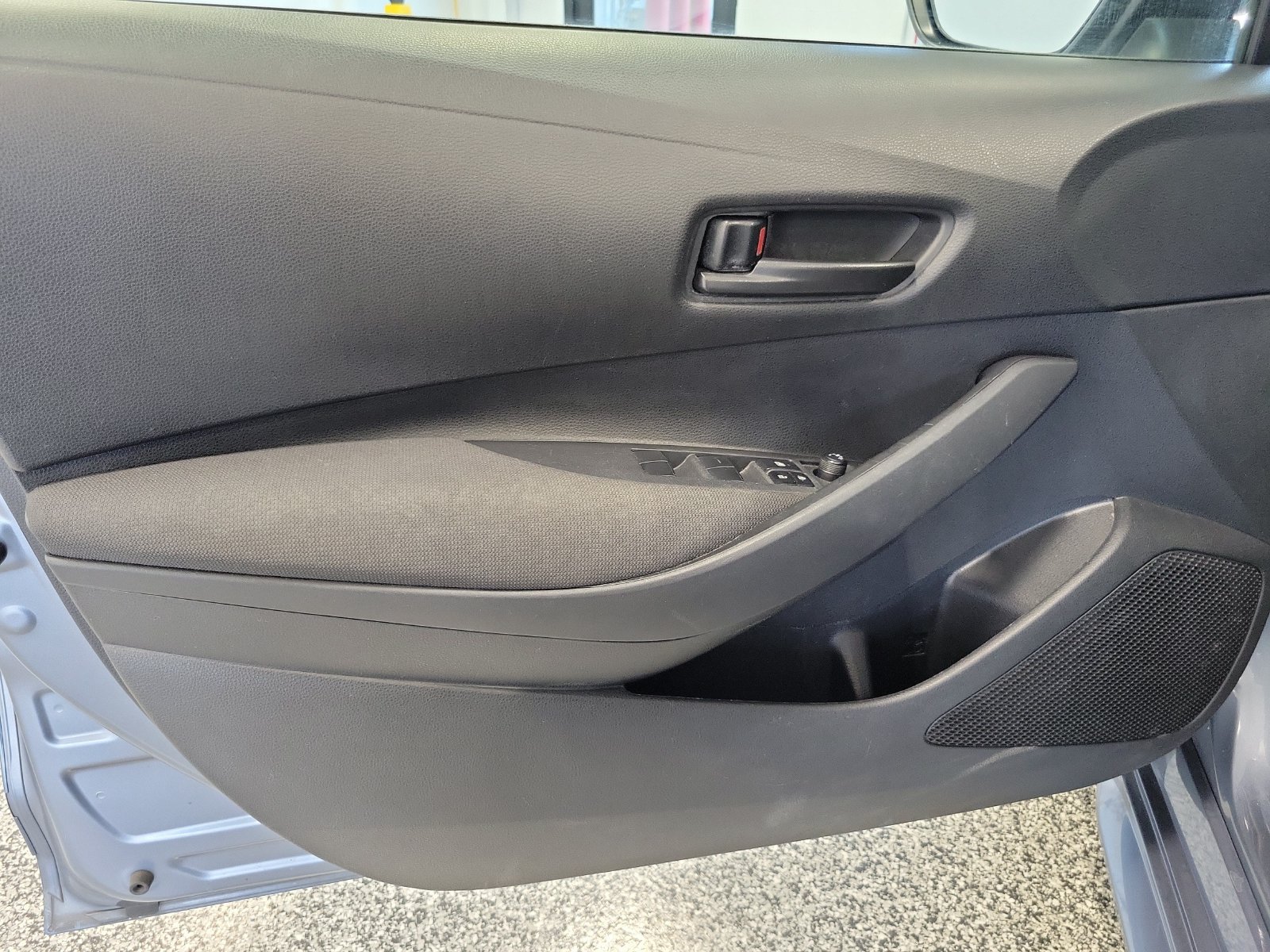 Used 2024 Toyota Corolla LE FWD image 6